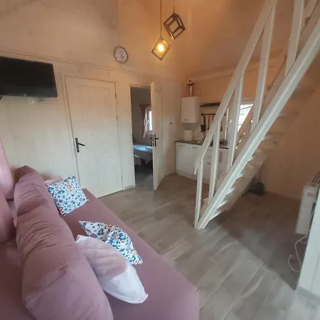 Farwne Checze - Kolorowe Alojamento de Turismo Selvagem Wdzydze Kiszewskie