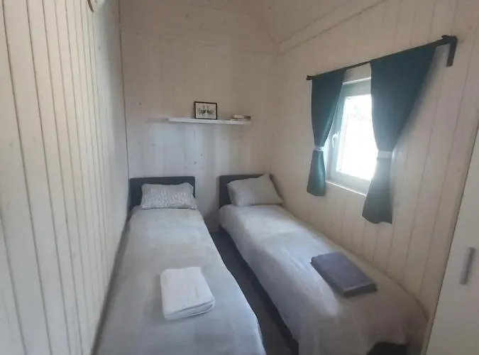 Farwne Checze - Kolorowe Wdzydze Kiszewskie